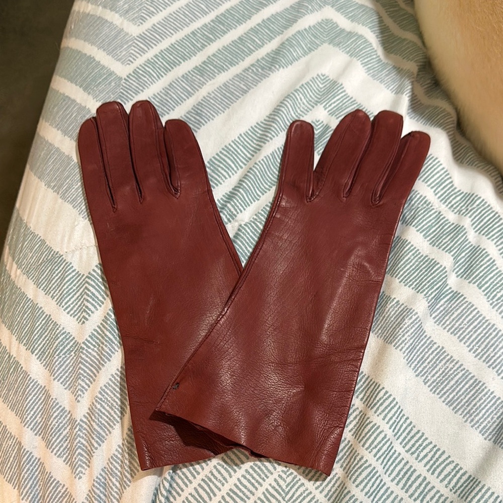 Elegant Leather Gloves